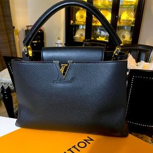 Louis Vuitton capucines MM 💯 authentic